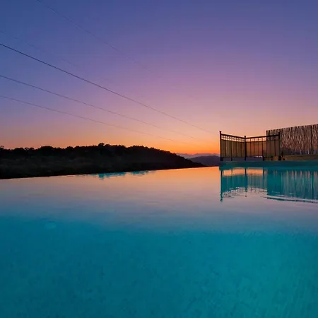 Toucano Peaceful With Nature View, Pool And Jacuzzi Villa *